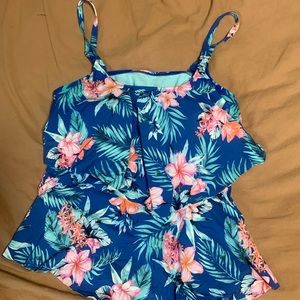 Tropical swim tank
